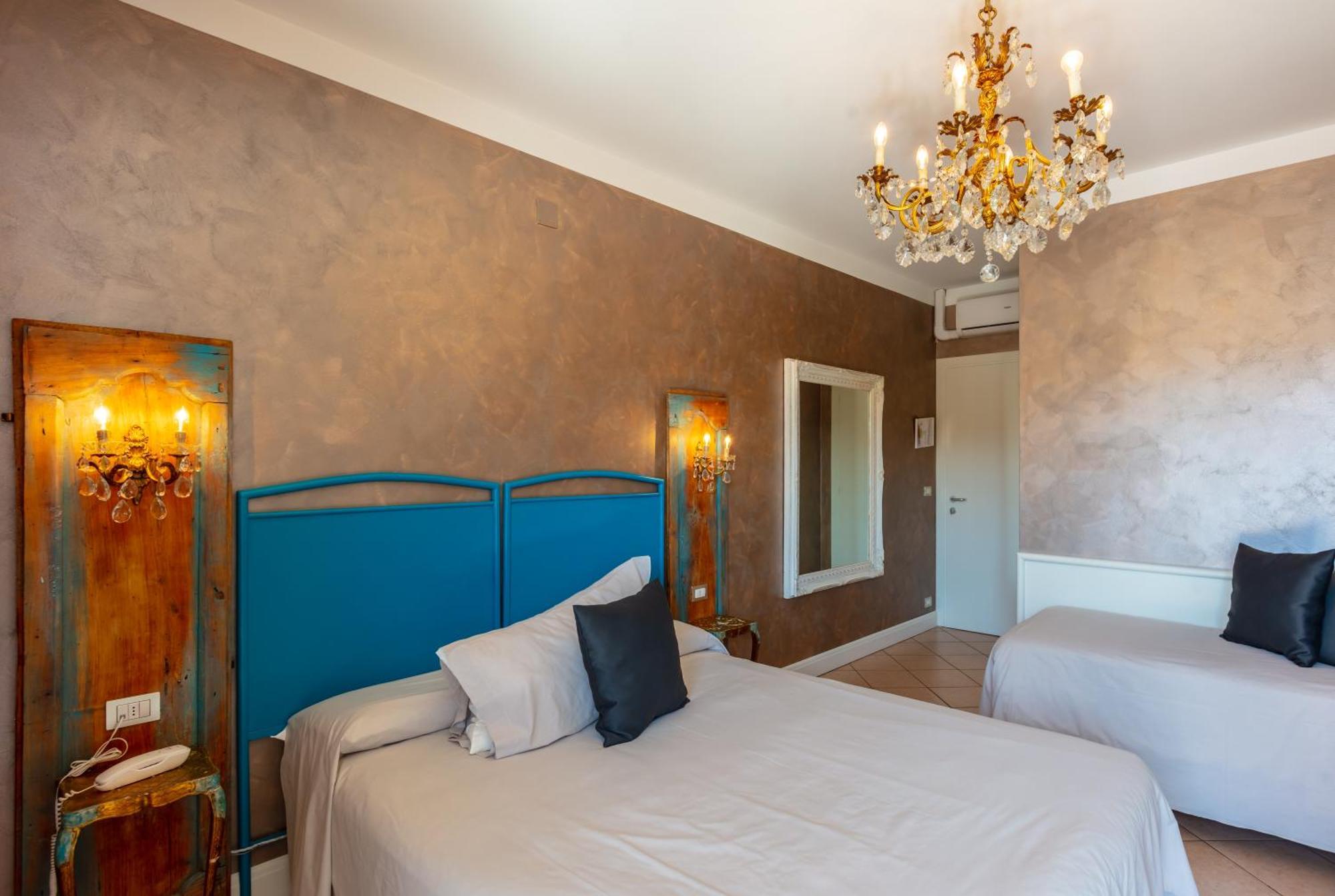 Hotel Maximilian Бардолино Стая снимка