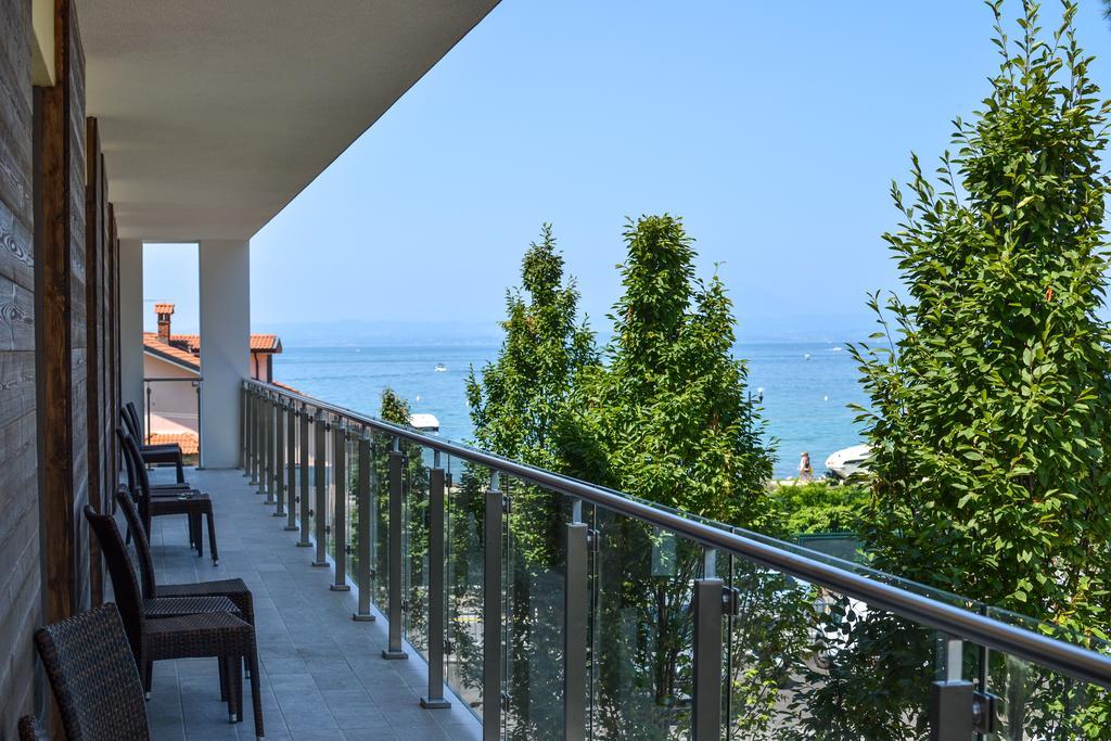 Hotel Maximilian Бардолино Екстериор снимка
