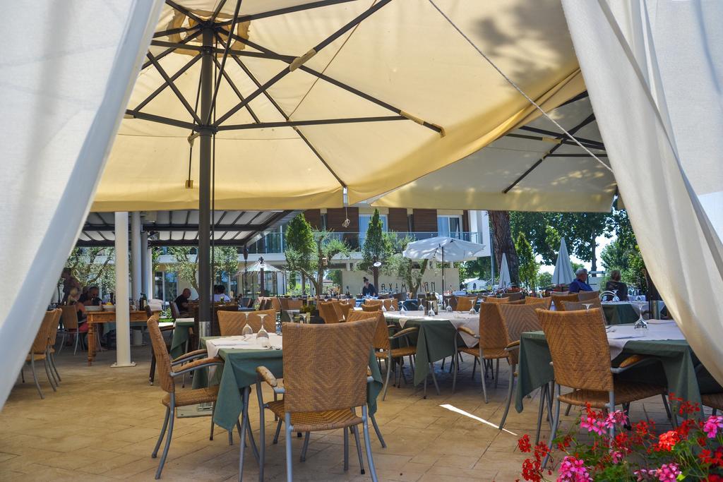 Hotel Maximilian Бардолино Екстериор снимка