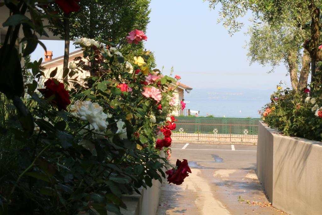 Hotel Maximilian Бардолино Екстериор снимка