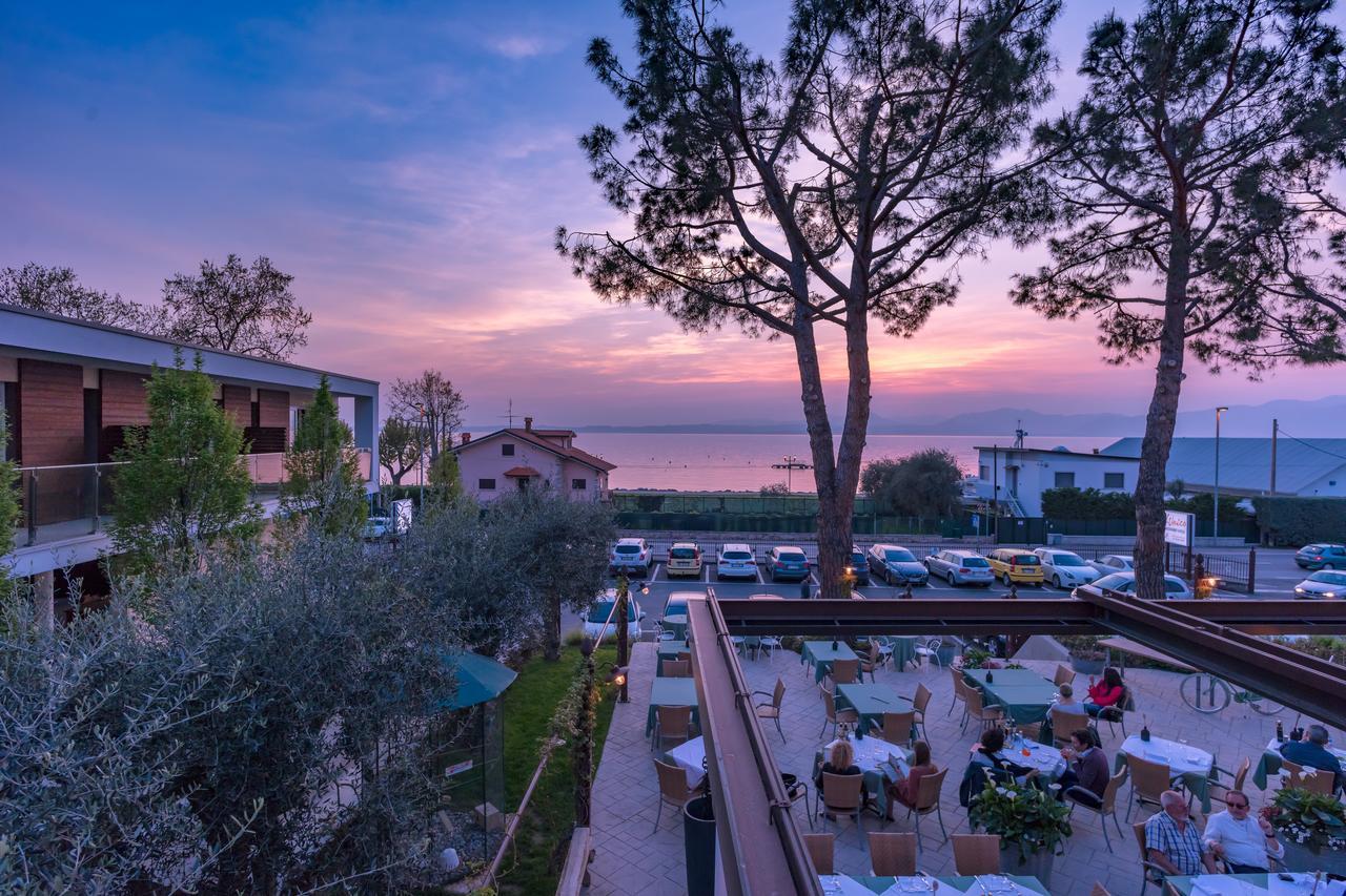 Hotel Maximilian Бардолино Екстериор снимка